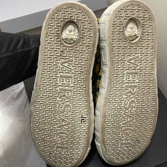 Versace sneakers - Picture 3 of 6